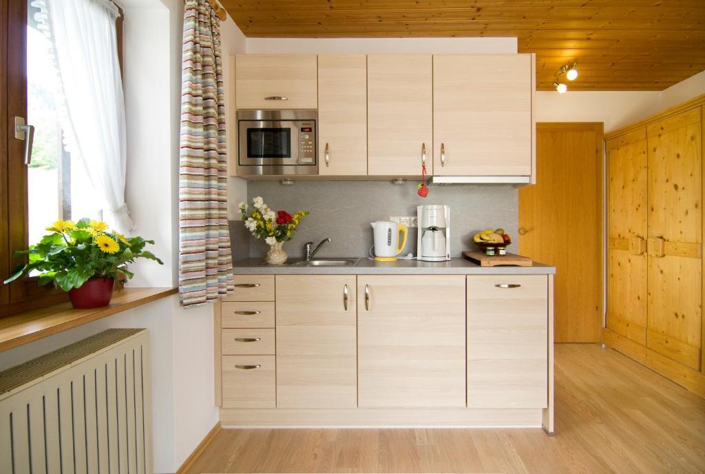 Haus Christl Reit Im Winkl, Kostenloser Parkplatz, 5 Minuten Zum Ortszentrum, Ruhige Lage, Wlan Room photo